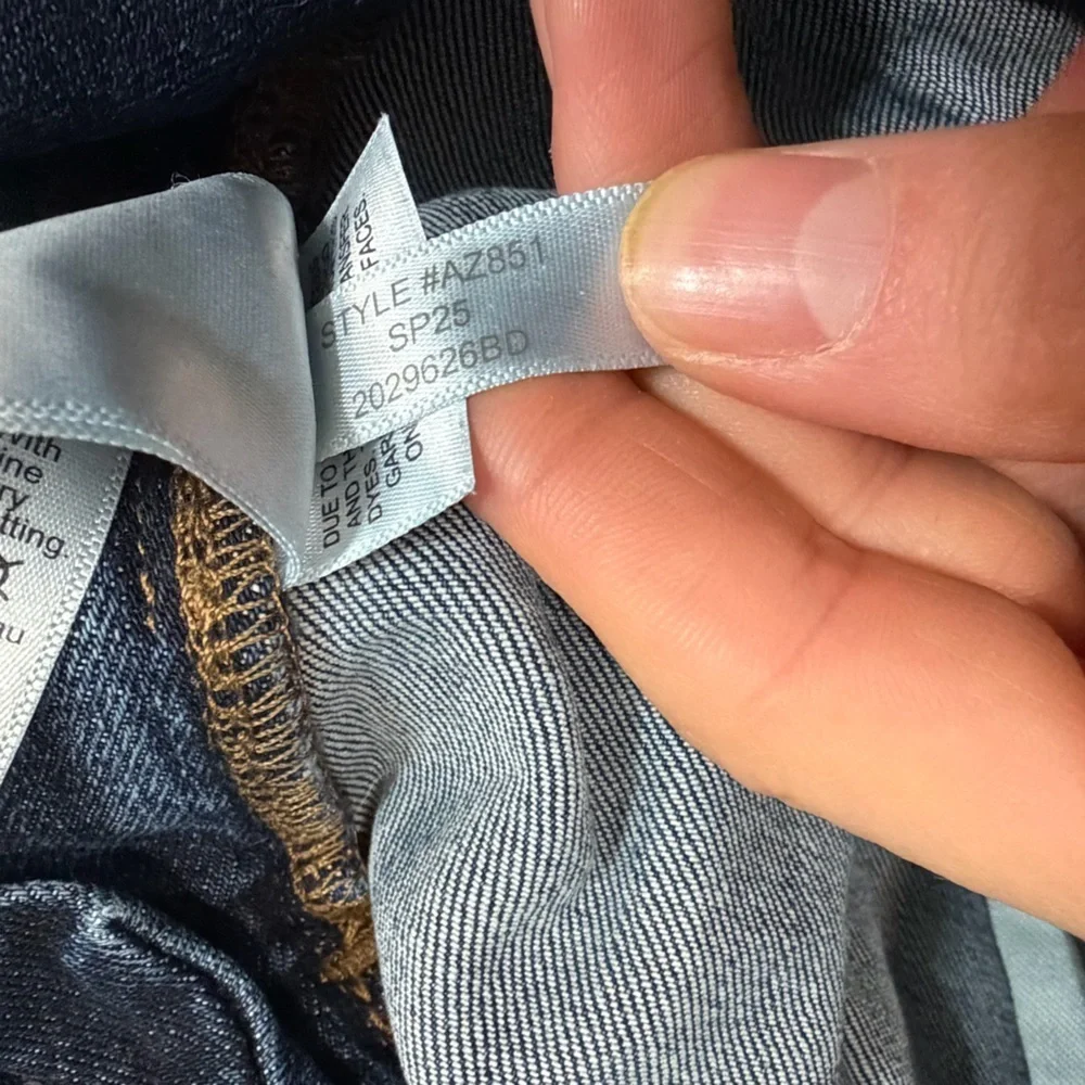 J crew dark wash Straight-fit jean in signature flex nwot